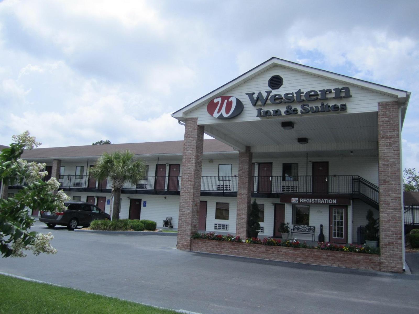 Western Inn & Suites Douglas Exterior photo