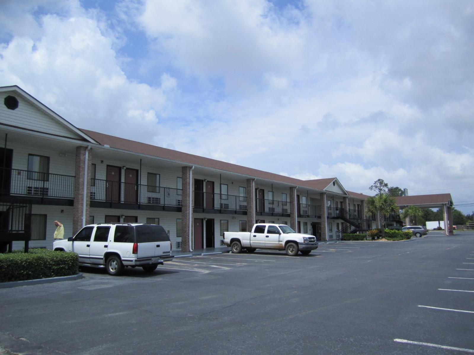 Western Inn & Suites Douglas Exterior photo