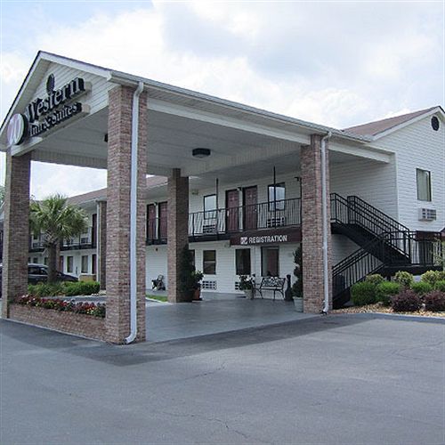 Western Inn & Suites Douglas Exterior photo